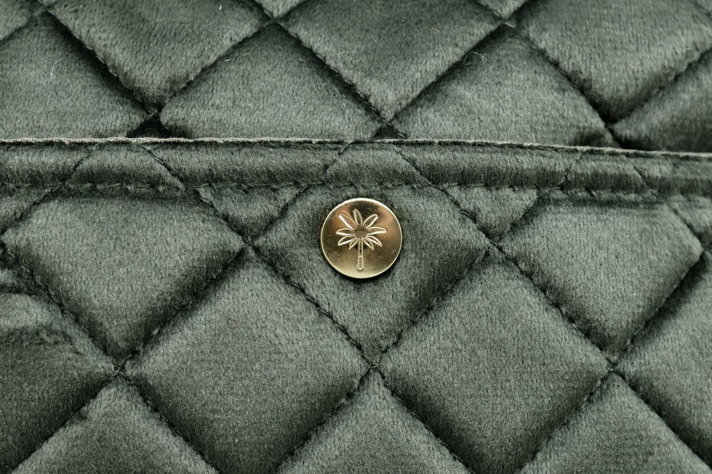 Fan Palm Beauty Bag Medium Palm Green